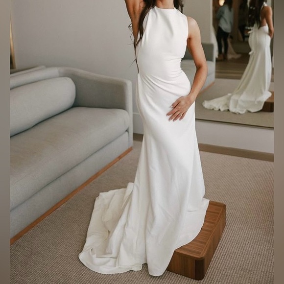 Brand New Unaltered | Sarah Seven Cassiopeia | Chapel Length Wedding Gown Size 8 - Picture 13 of 16